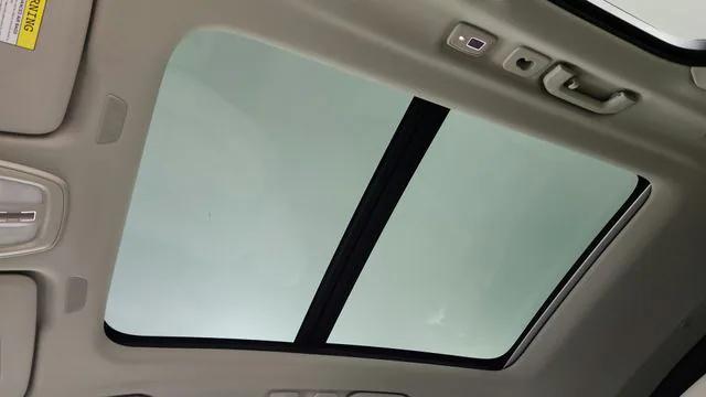 2024 Volvo XC60 Recharge T8 Plus Dark Theme