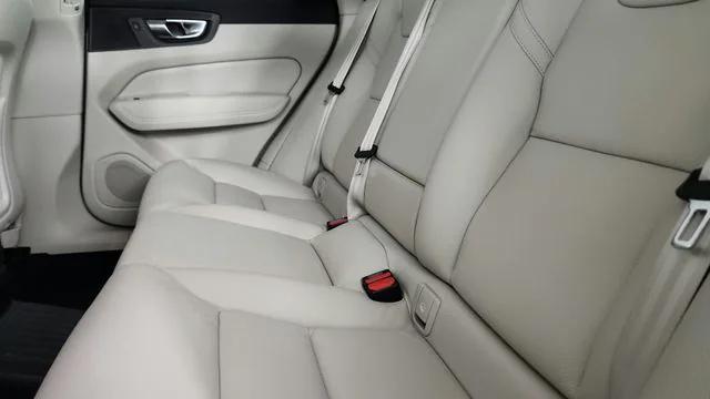 2024 Volvo XC60 Recharge T8 Plus Dark Theme
