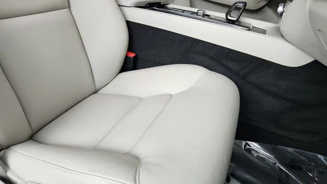 2024 Volvo XC60 Recharge T8 Plus Dark Theme