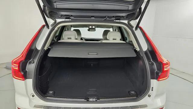 2024 Volvo XC60 Recharge T8 Plus Dark Theme