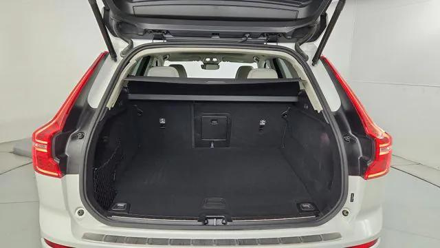 2024 Volvo XC60 Recharge T8 Plus Dark Theme