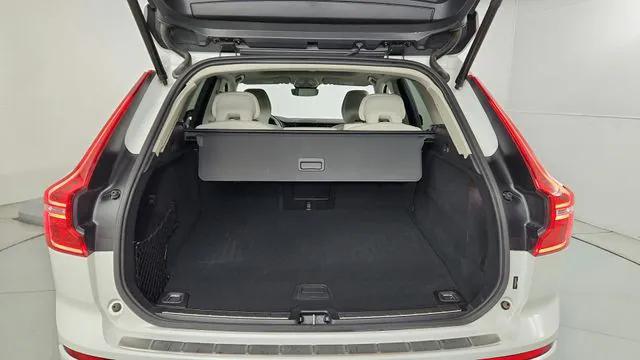 2024 Volvo XC60 Recharge T8 Plus Dark Theme