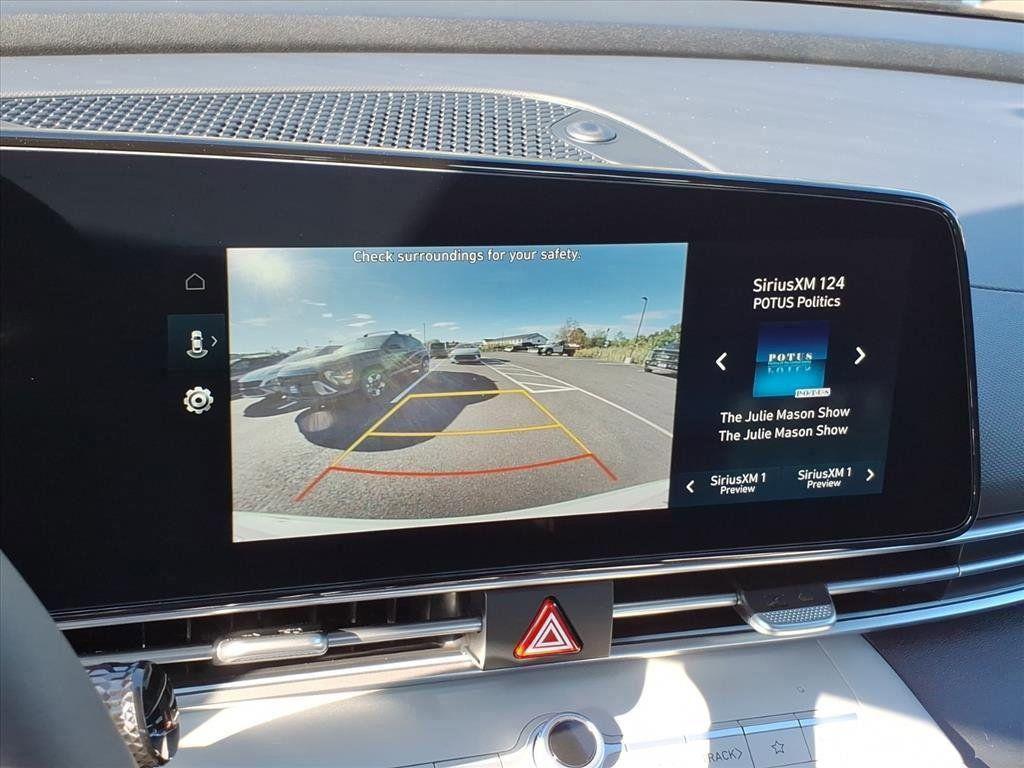 2025 Hyundai Elantra Limited - Photo 8