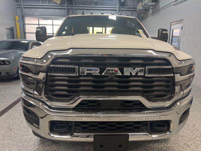 2026 RAM Ram 3500 RAM 3500 TRADESMAN CREW CAB 4X4 8 BOX