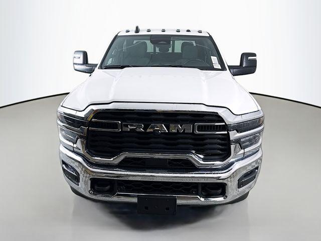 2026 RAM Ram 3500 RAM 3500 TRADESMAN CREW CAB 4X4 8 BOX