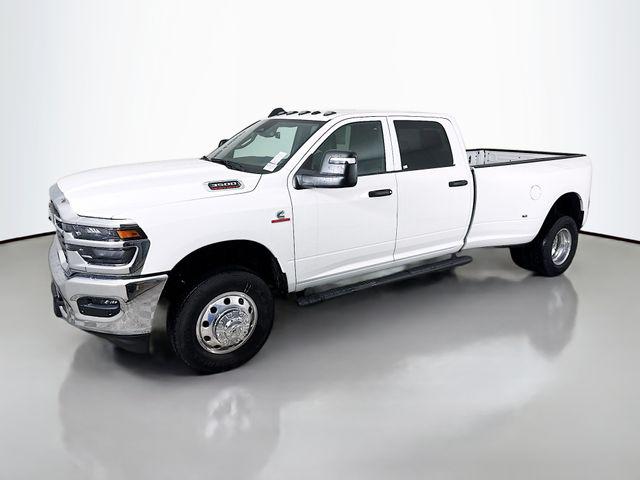 2026 RAM Ram 3500 RAM 3500 TRADESMAN CREW CAB 4X4 8 BOX