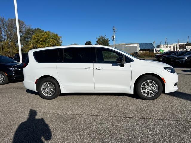 2026 Chrysler Voyager VOYAGER LX