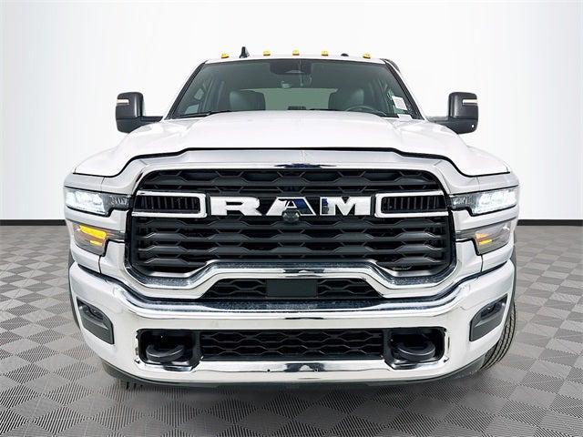 2026 RAM Ram 5500 Chassis Cab RAM 5500 TRADESMAN CHASSIS CREW CAB 4X4 84 CA 2026 RAM Ram 5500 Chassis Cab RAM 5500 TRADESMAN CHASSIS CREW CAB 4X4 84 CA
