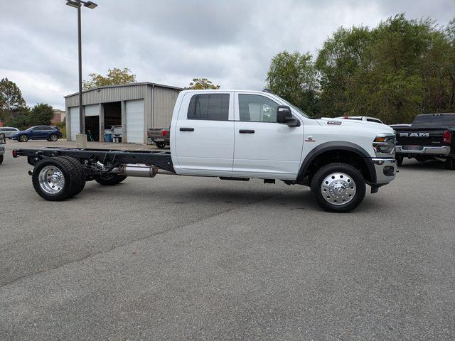 2026 RAM Ram 5500 Chassis Cab RAM 5500 TRADESMAN CHASSIS CREW CAB 4X4 84 CA