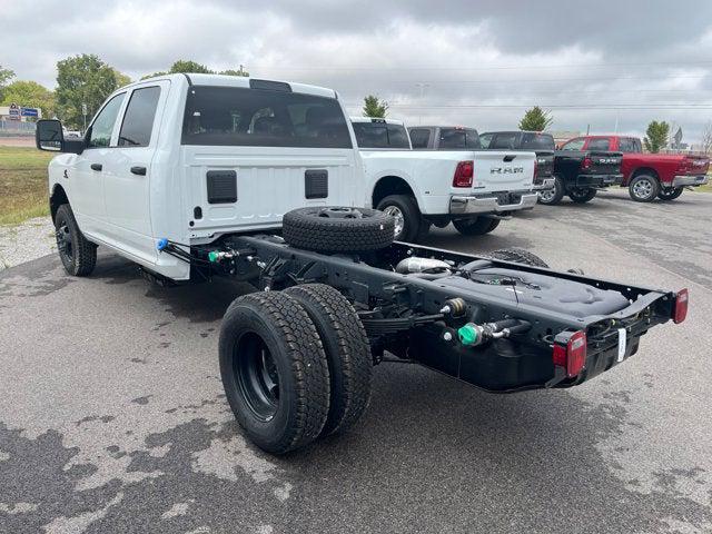 2026 RAM Ram 3500 Chassis Cab RAM 3500 TRADESMAN CREW CAB CHASSIS 4X4 60 CA