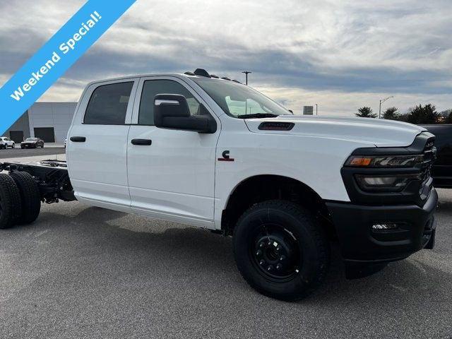 2026 RAM Ram 3500 Chassis Cab RAM 3500 TRADESMAN CREW CAB CHASSIS 4X4 60 CA