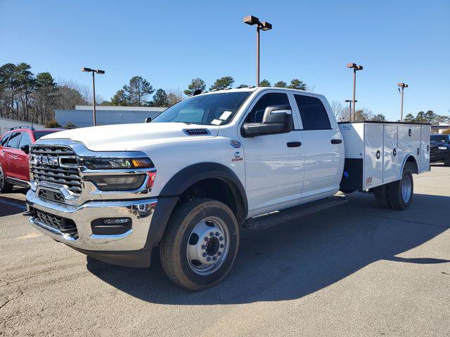 2026 RAM 5500 Chassis RAM 5500 TRADESMAN CHASSIS CREW CAB 4X4 84 CA