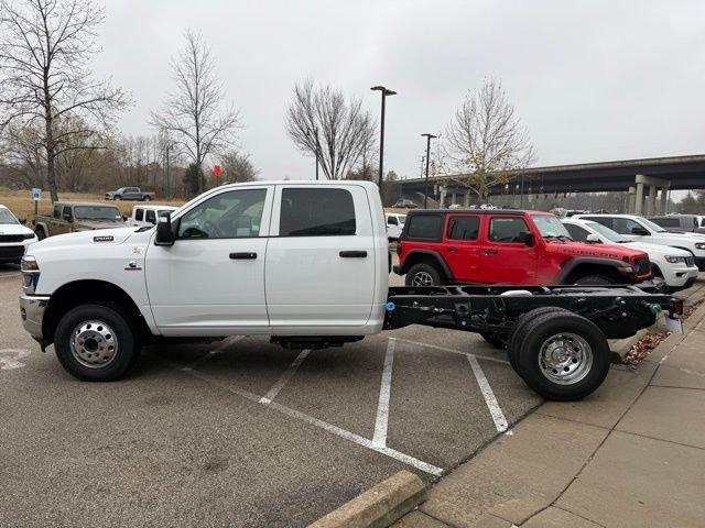 2026 RAM Ram 3500 Chassis Cab RAM 3500 TRADESMAN CREW CAB CHASSIS 4X4 60 CA
