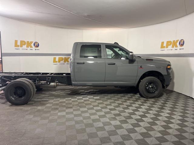 2026 RAM Ram 3500 Chassis Cab RAM 3500 TRADESMAN CREW CAB CHASSIS 4X4 60 CA 2026 RAM Ram 3500 Chassis Cab RAM 3500 TRADESMAN CREW CAB CHASSIS 4X4 60 CA