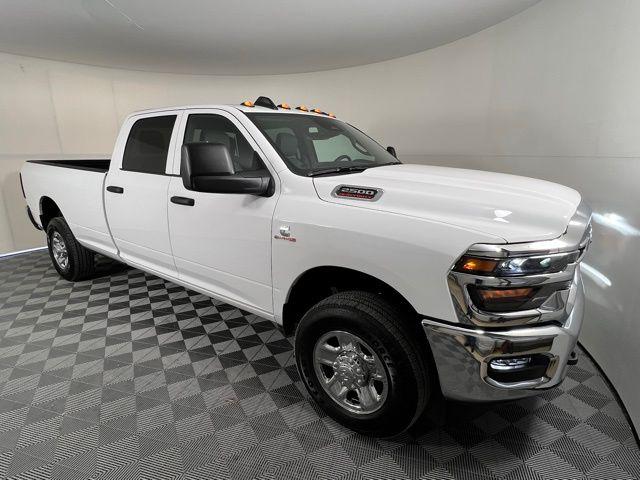 2026 RAM Ram 2500 RAM 2500 TRADESMAN CREW CAB 4X4 8 BOX