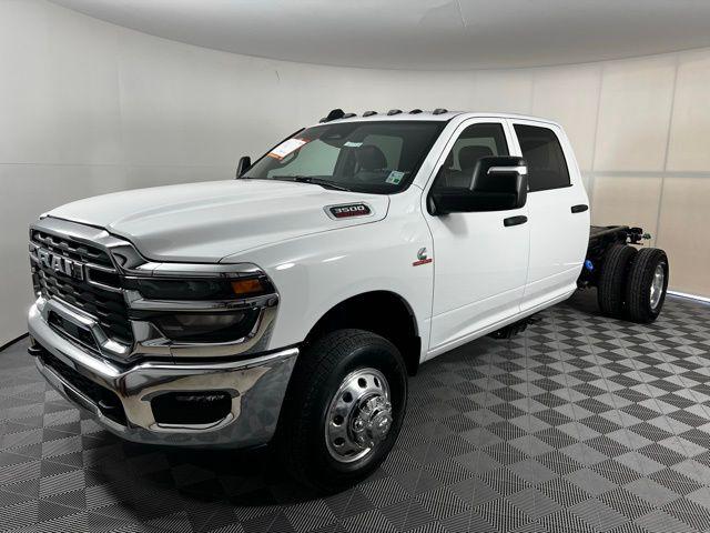 2026 RAM Ram 3500 Chassis Cab RAM 3500 TRADESMAN CREW CAB CHASSIS 4X4 60 CA