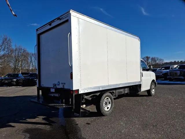 2025 GMC Savana Cutaway Work Van
