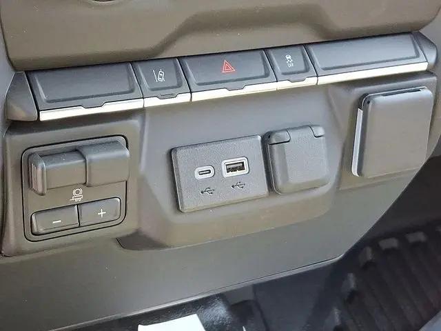 2025 GMC Sierra 3500HD Pro