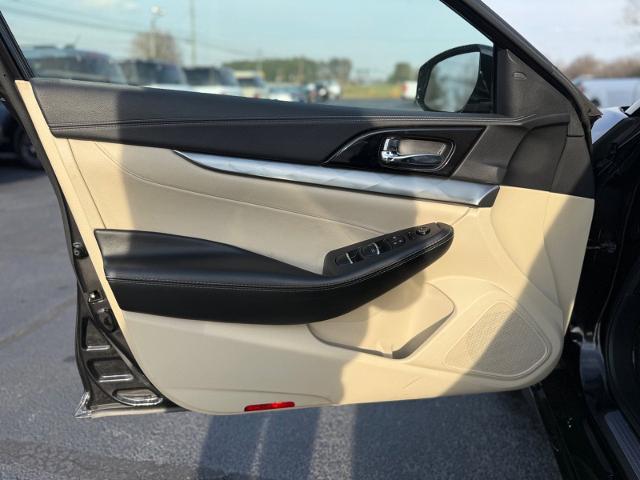 2023 Nissan Maxima SV Xtronic CVT