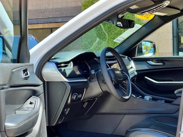 2023 Jeep Grand Cherokee L Altitude 4x2