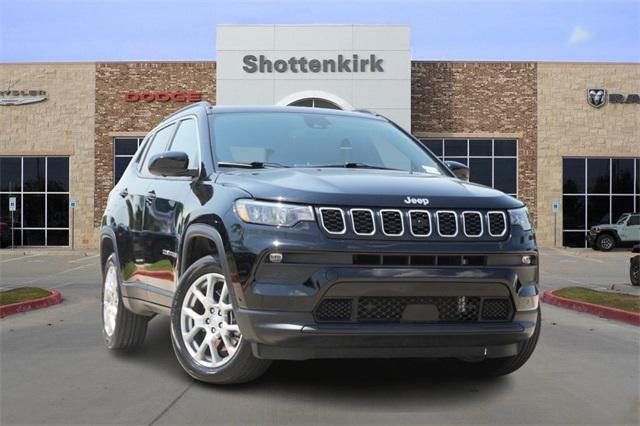 2024 Jeep Compass Latitude Lux FWD