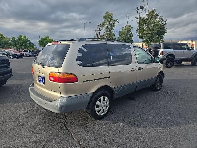 2000 Toyota Sienna Unknown