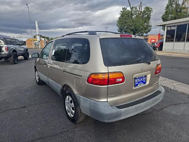 2000 Toyota Sienna Unknown