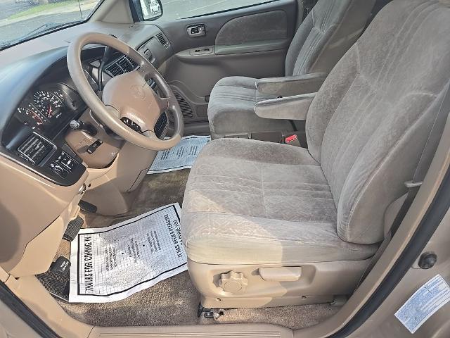 2000 Toyota Sienna Unknown