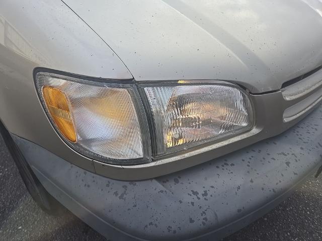 2000 Toyota Sienna Unknown