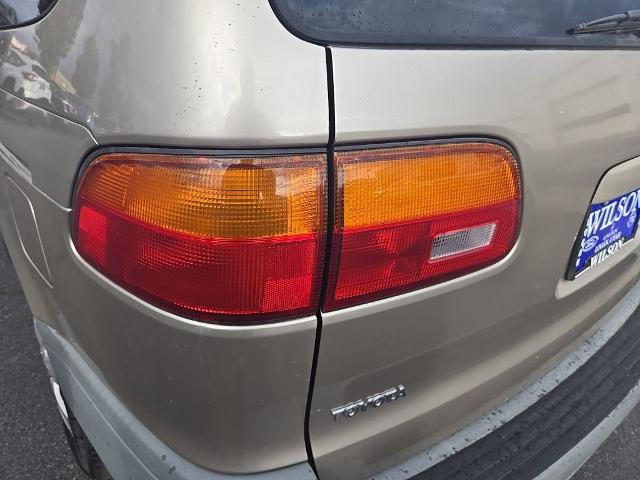 2000 Toyota Sienna Unknown
