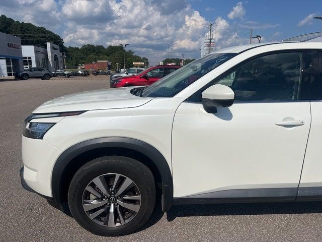 2023 Nissan Pathfinder SL 4WD