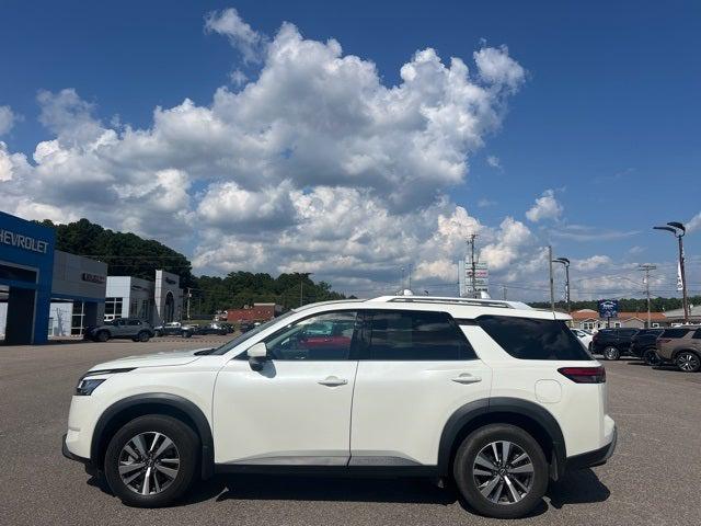 2023 Nissan Pathfinder SL 4WD