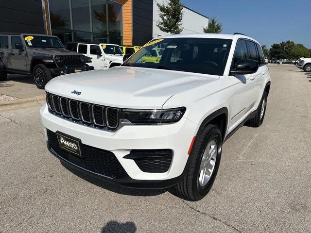 2023 Jeep Grand Cherokee Laredo 4x4