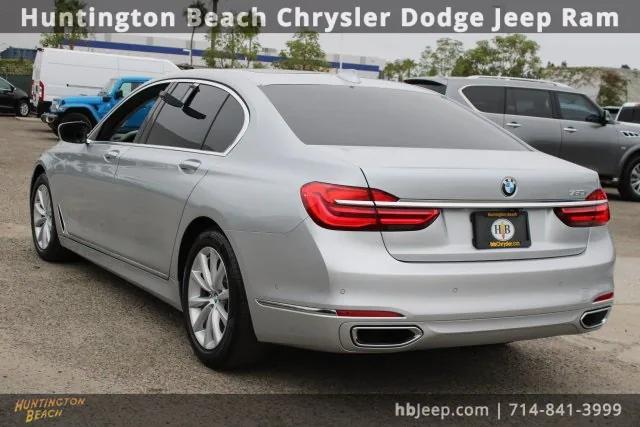 2016 BMW 750i 750i