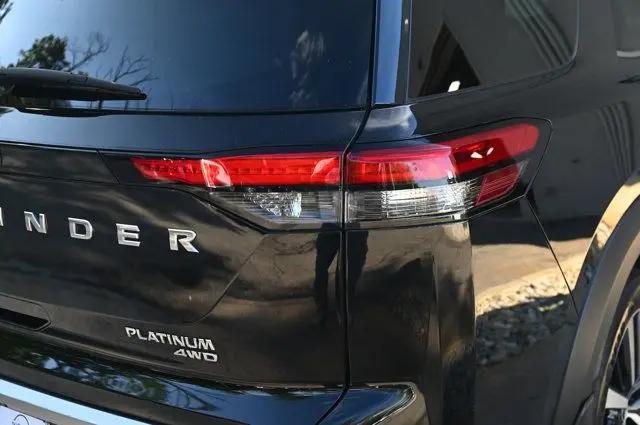 2022 Nissan Pathfinder Platinum 4WD