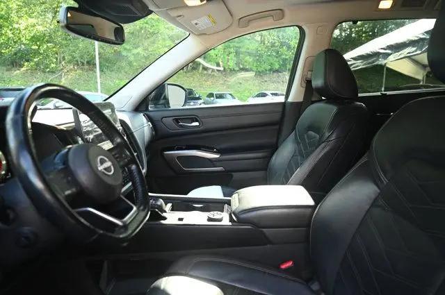 2022 Nissan Pathfinder Platinum 4WD