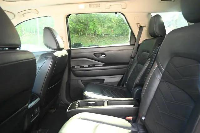 2022 Nissan Pathfinder Platinum 4WD