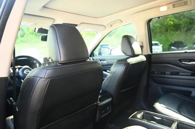 2022 Nissan Pathfinder Platinum 4WD