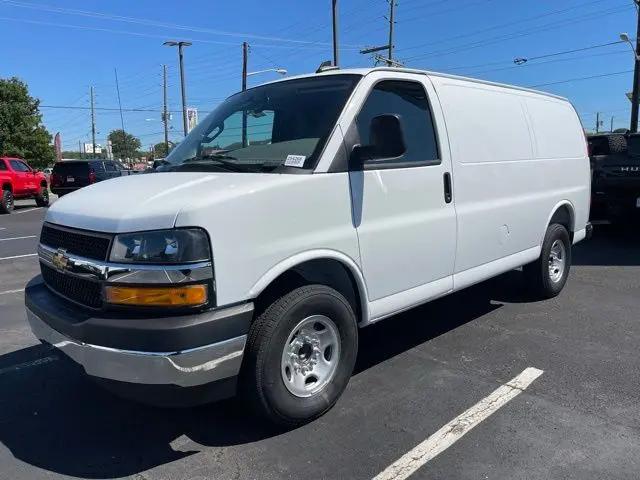 2025 Chevrolet Express Cargo Van RWD 2500 Regular Wheelbase WT