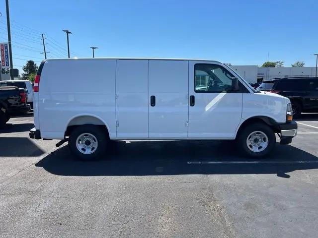 2025 Chevrolet Express Cargo Van RWD 2500 Regular Wheelbase WT