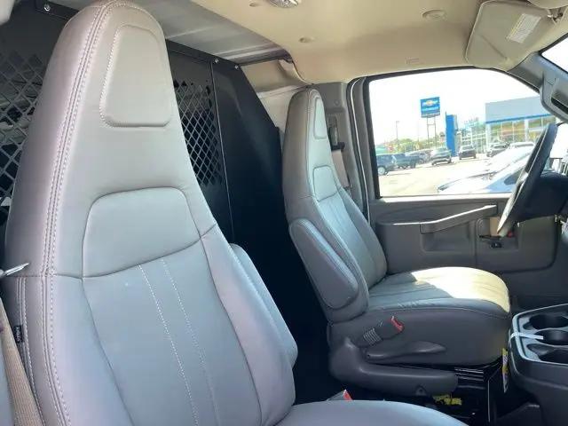 2025 Chevrolet Express Cargo Van RWD 2500 Regular Wheelbase WT