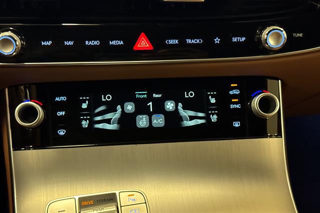 2026 Genesis GV70 2.5T Advanced