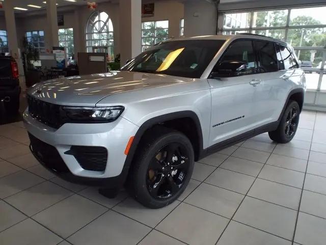 2025 Jeep Grand Cherokee Altitude X 4x4