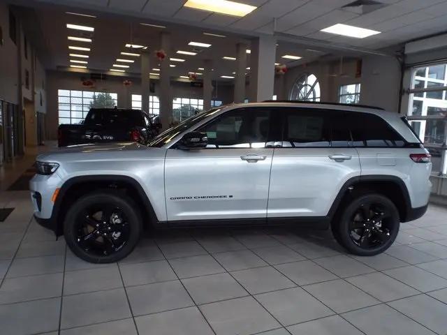2025 Jeep Grand Cherokee Altitude X 4x4