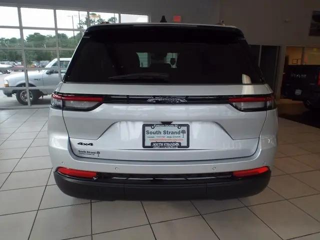 2025 Jeep Grand Cherokee Altitude X 4x4