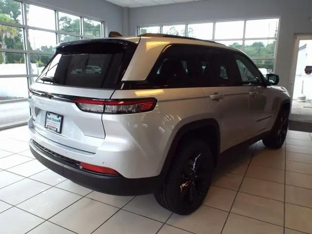 2025 Jeep Grand Cherokee Altitude X 4x4
