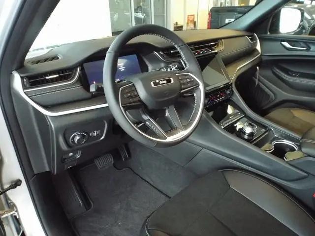 2025 Jeep Grand Cherokee Altitude X 4x4