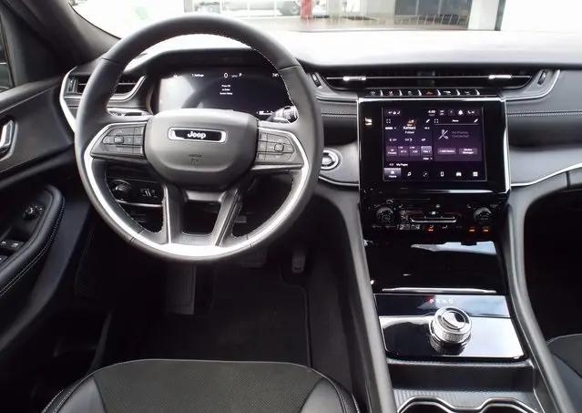 2025 Jeep Grand Cherokee Altitude X 4x4