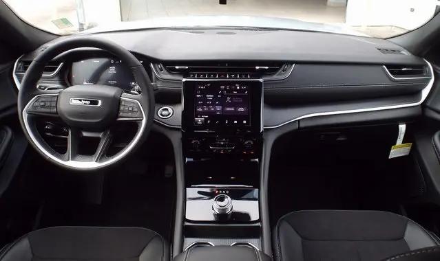 2025 Jeep Grand Cherokee Altitude X 4x4
