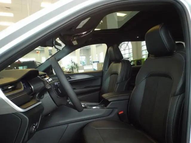 2025 Jeep Grand Cherokee Altitude X 4x4